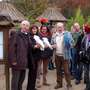 Papageien müssen abspecken. - 68 Studentinnen und Studenten der Veterinär-Medizin der Universität Leipzig 
 - Angehende Tierärzte informieren sich im Vogelpark

Detmold-Heiligenkirchen. „Wenn wir Vögel auf Diät setzen, dürfen nur unsere männlichen Mitarbeiter sie füttern, bei den Frauen bricht der Mutterinstinkt durch - die geben ihnen doch immer etwas mehr.“